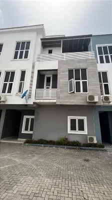 Lekki 3Bed Oceanview with Jetty, Chef & Janitor.