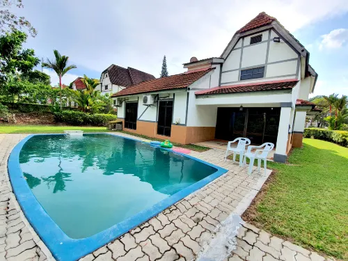 Melaka Afamosa Villa with Private Pool for 10 pax D'Faro 789 by BeeStay