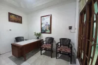 Hotel O Syariah Near UNS Surakarta formerly La Tansa - Wi-Fi