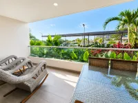 Exclusive oceanfront family apartment - Apartments