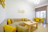 2-Bedroom Apartment with Balcony & Pool - 3성급