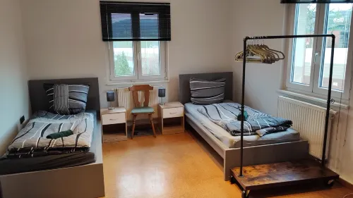 Monteurwohnung bei Würzburg bis 10 Pers.mit  fünf Schlafzimmer incl. Parkplatz und WLAN + Grill - Wi-Fi