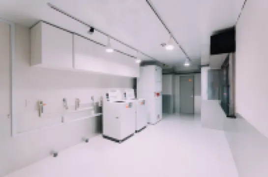 Minimalist Loft 6: Namba Cosy Studio & 24/7 Gym Access 3