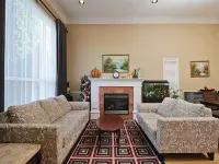 aa misu Hotels near Fraserview