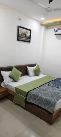 Hotel Radhe Отели в г. Панчмахал