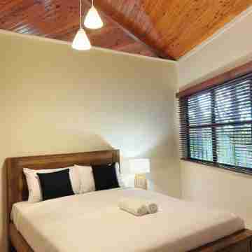 Tropical escape in central location/Entire house Rooms