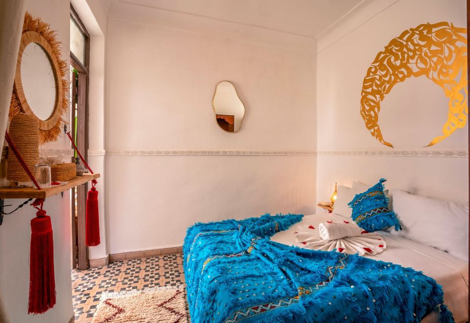 리아드 레 듄의 실내 수영장