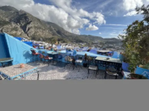 Sakura hotel シェフシャウエンのホテル