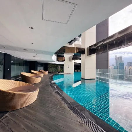 Executive Studio w/ Sunset View – Makati CBD