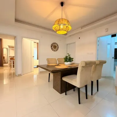 The Aurora Residence East West University附近的飯店