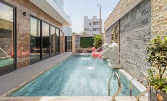 Seaside 5BR Villa, 100m to Beach, Private Pool & BBQ