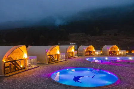 VIVID GIAMPING Отели рядом с достопримечательностью «Hallyeohaesang National Park of Sacheonsi»