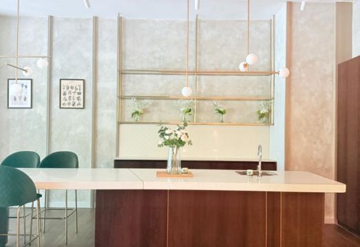 A1 Hospitality 수영장 전경