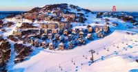 Hotham Central Ski Out Studio w/ pool, spa & sauna