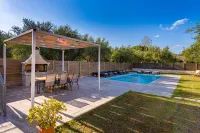 Ruvelis private pool villa