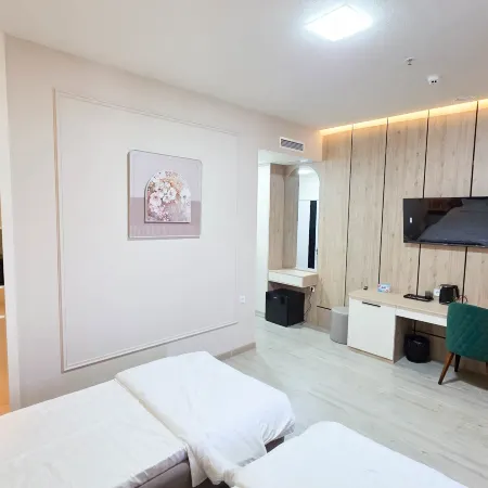 Leore Hotel
