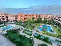 Chez Mams Guest House - Private Rooms in a Resort-Style Apartment Complex - Gym