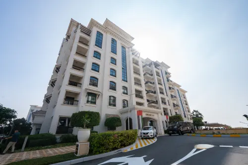 Luxury 2BHK | Near Yas Waterworld & Warner Bros - Pet-friendly