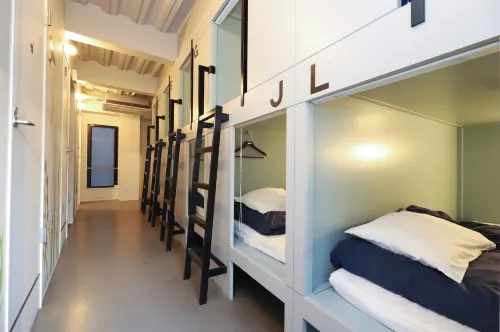 E10 HOSTEL - Hostels