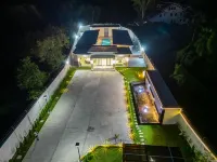 6 bedroom-independent swimming pool and powerful KTV Hotel di Huai Yai