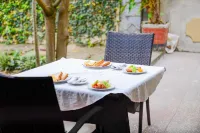 INEZA HOTEL Hoteles en Nyakinama