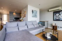 Sandbox 6 (3BR-max 12 guests)