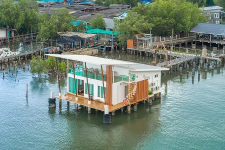 Capt.Juf Private WaterVilla Отели рядом с достопримечательностью «Hin Kong Temple»