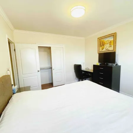 Alhambra Private Suite with Bath & Parking