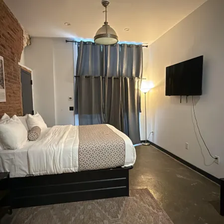 Tribeca Hotel FiDi Отели рядом с достопримечательностью «Станция PATH Exchange Place»