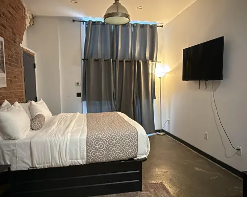 Tribeca Hotel FiDi Các khách sạn gần Trung tâm mua sắm Century 21