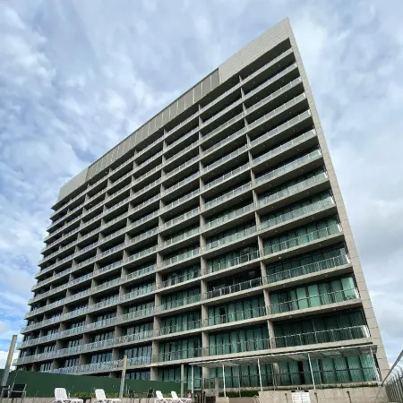 JR Homestays 8 @Boulevard Imperial Suite (8-10pax