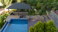 Zenora Hillside Garden - Yüzme Havuzu