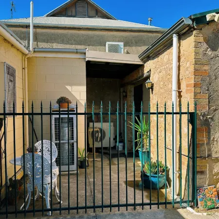 Cottage Bliss on Moonta Main St