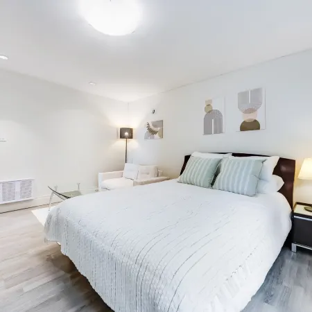 Calm Private Contemporary 1BR Unit | Free Parking | Burnaby