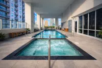 Miami Multi Million-Dollar Oceanfront View & Resort Amenities - spa