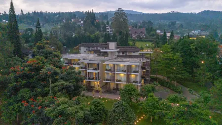 Lembang Asri Resor Отели рядом с достопримечательностью «Zoomanji Bandung»