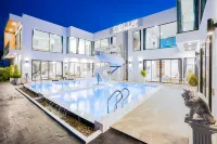 Dolla PoolVilla Pattaya  Bang Saray Beach 1 km.