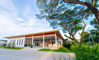 Best Time Pool Suites