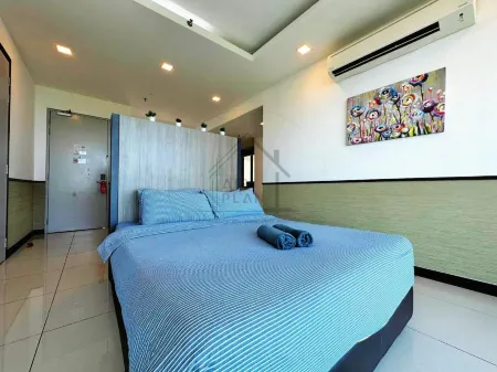 PD D’Wharf Seaview & Sunset Suite (up to 6 Pax) Отели рядом с достопримечательностью «Alive 3D Art Gallery»