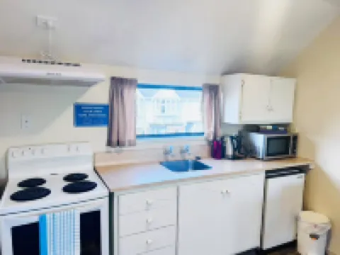 Merivale Court One Bedroom Apartment-Unit7