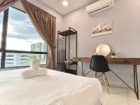 Manhattan PoolView 3bedroom suite Netflix |  Ipoh Station18