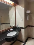 Toeti Roosseno Plaza