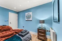 Spacious 2 Bedroom Riverside Home | Welsh Back