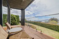 Benmore Hideaway  Cozy Room with Mini Kitchenette Hotels in 