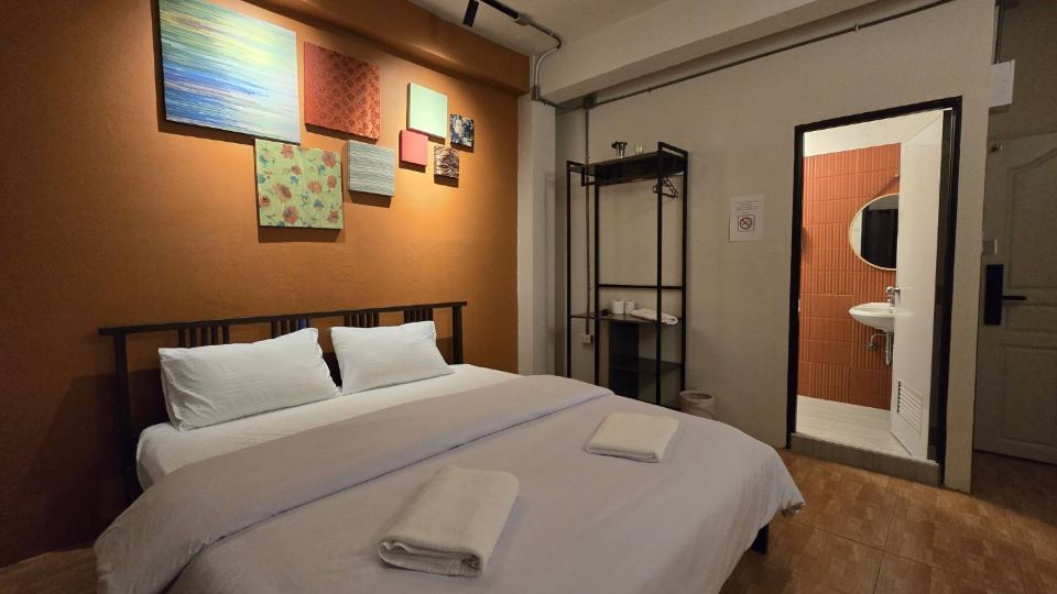 LHONG KRUNG HOSTEL