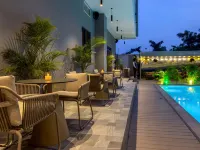 The Lusso Hotel - Rooftop Pools