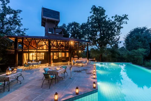 Pench Tree Lodge - Pools