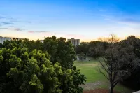 Tranquil 2 BR Apt (Parking)/Darling Harbour-10mins Hotels in Ultimo