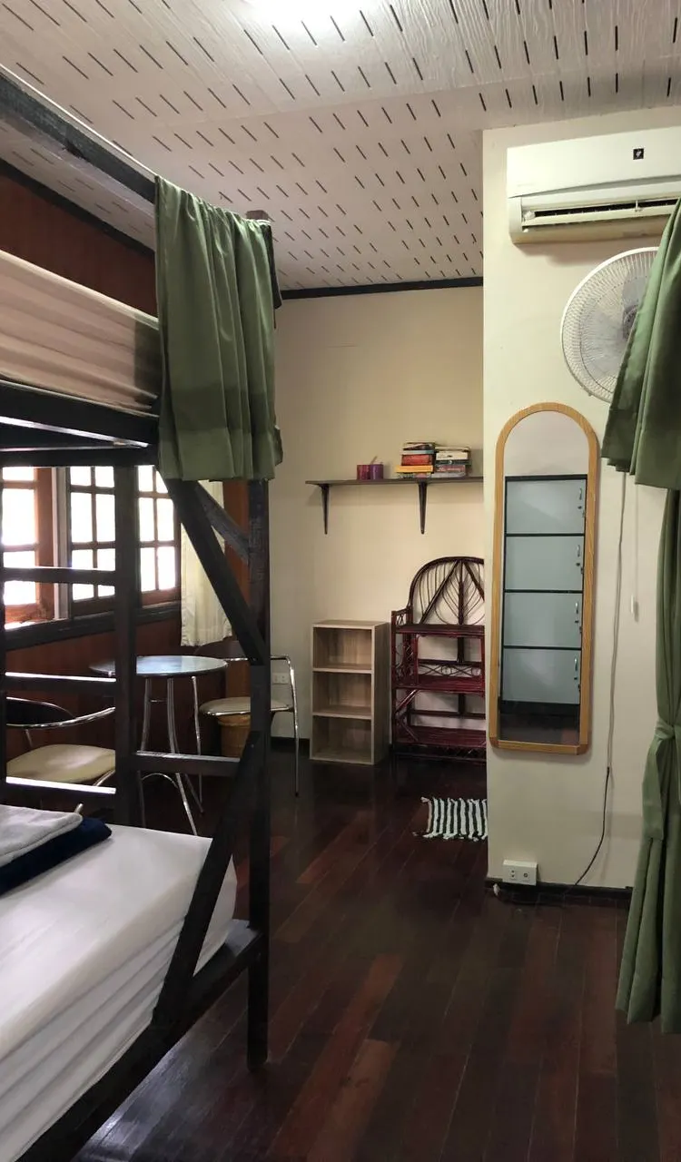 ห้องพักรวมชายหญิงแบบ 4 เตียง