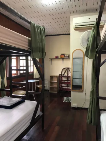 ห้องพักรวมชายหญิงแบบ 4 เตียง